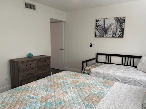 Charming 1-bedroom apartment with WiFi, AC in delightful Delray Beach