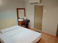 Highway Inn โรงแรมในมูกาห์