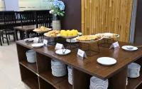 Amalia Hotel Lampung - breakfast