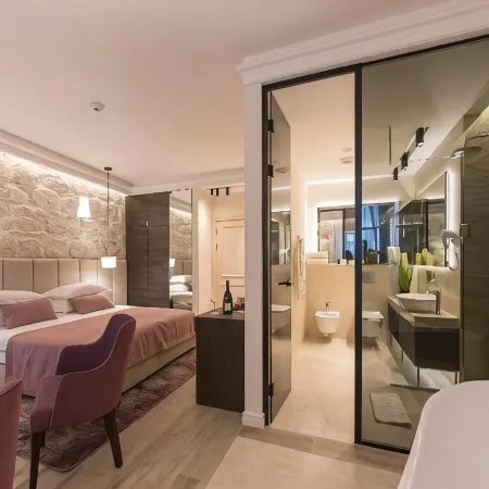 Heritage Hotel Leon Coronato Отели в г. Пераст