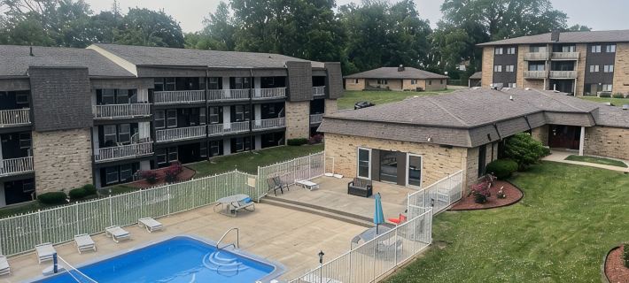 SO MUCH FUN! ARCADE, PL TBL, PNG PNG, YARD GAMES, INDOOR AND OUTDOOR POOLS!! Hotels in Des Moines