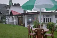 Green Leaf Resort - parking