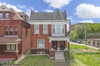 Historic Cozy Forest Park Home @ Perfect Family Getaway near Downtown - Bungalows