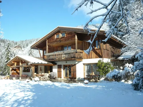 Beautiful apartment in chalet, 3 km from La Clusaz with jacuzzi - 3 stjerner