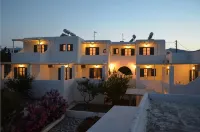 Caeli Paros by Kostas & Joanna Studios