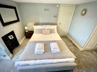 Georgian Loft Apartment - Central Bath Hotels in Bathwick