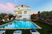 Villa Eleftheria -  Ferienhäuser