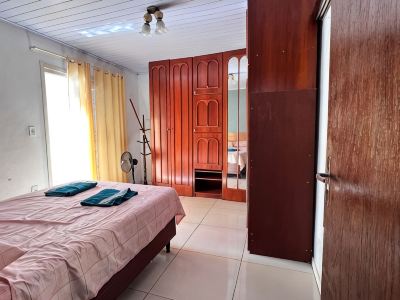 Casa com Piscina Churrasqueira e Mesa de Bilhar