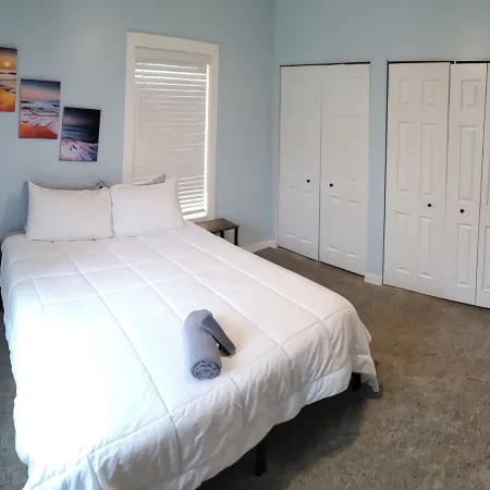 1st Floor Beach Access 2-Bedroom Condo in Geneva U1
