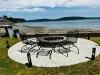 Waterfront Hoodsport Cabin, Hood Canal Beach Oasis