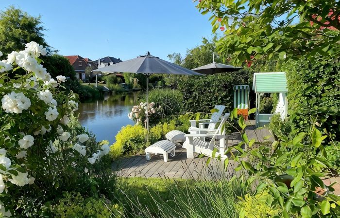 Fernblick: Schicke Farbenfrohe 2-Zi-Fewo Mit Balkon für Den Urlaub zu Zweit
