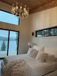 Montana McGregor Lake Waterfront, Sleep 7 in 2 Cabins, New with Swim Spa & Dock. - Chalets