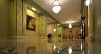 Huge condo in historic hotel near Lake Michigan/Parks/Festivals w/parking - 뷰
