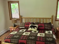 Luxury Cabin with Indoor Heated SaltWater Pool! Hoteles en Webb