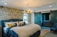 Roundtop show, Marburger Escape!  5 miles from downtown Roundtop! - 4-Star