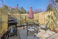 Secluded Tiny Home in Exclusive Paris Mountain! - 컨트리 하우스