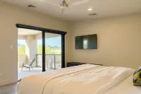 Modern Cave Creek Home 2 Min Walk to Town Center with Garage! - Wifi