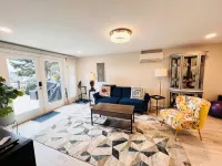 Magnolia Private Unit with Kitchen & Patio ウエストポイント・ライトハウス周辺のホテル