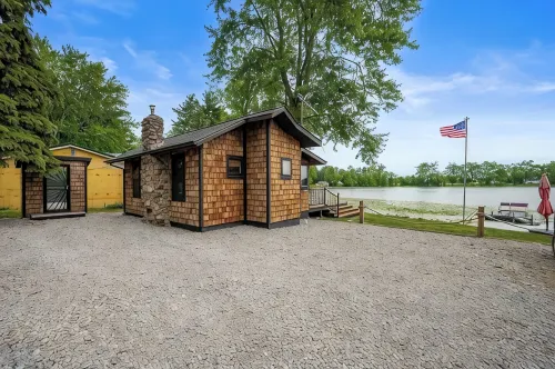 Cozy & Scenic Lakeside Retreat - 4-Sterne