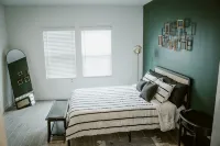 Spacious 4-bedroom house in Glendale