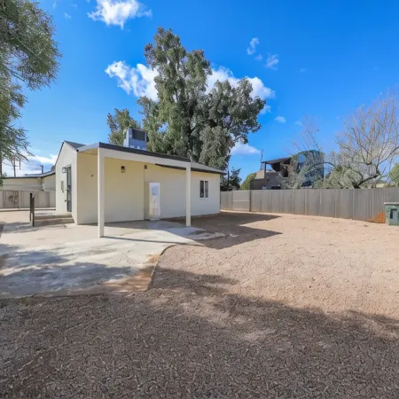 Gorgeous Guest House with Big Yard