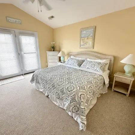 Shell Yeah! Surfside 5Br - New Heated Saltwater Pool - Sleeps 15+- Walk to Beach