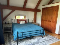 Charming Finger Lakes cottage with 3 levels of lakefront views for all seasons - balcony