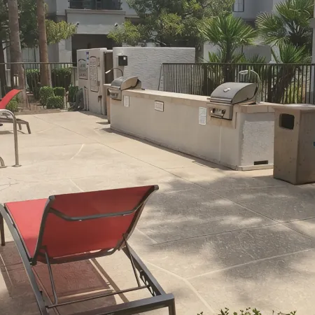 2nd floor 2 Bedroom Condo with Balcony