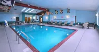 Quality Inn Stadium Area Green Bay Stadium - Pools