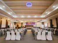 Halogen Hotel Airport Surabaya Hotels in Sedati