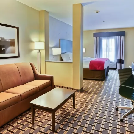Comfort Suites Uniontown