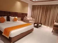 Dhamma Grand Hotel Resort - parking