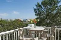 5-Bedroom Home Just 4.5 Min Walk to Dedicated Private Beach & 2 Community Pools - Badekar