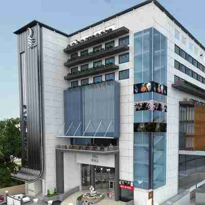 Raj Meridian Hotel Exterior