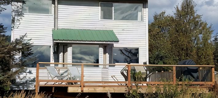 Bungalow by Bishop's Beach! Great Beach access, Wonderful View, Family Friendly Отели в г. Гомер
