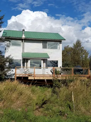 Bungalow by Bishop's Beach! Great Beach access, Wonderful View, Family Friendly