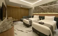 Grand Wijaya Hotel - 2-Star