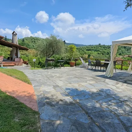 Villa Veranda, big private pool in relaxing green hills just 4 km from the beach
