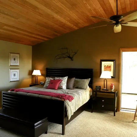 Golfer's Heaven Lodge: Deck, Mtn Views & Putting Green, 8 Min to Bandon Dunes