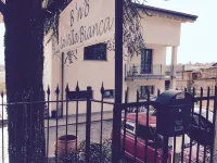La Villa Bianca Guest House - Bed and Breakfasts