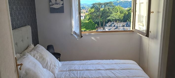 Bel Appartement Pau Centre Avec vue sur les Pyrénées โรงแรมในโป