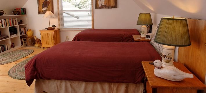 Dog-Friendly Fishing/Ski Log Home by River/Mountain – a Feeling of Old Ketchum Hoteles en Ketchum