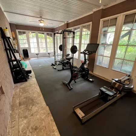 SERENITY SHORES Private Luxury 5-Level Tropical Oasis, Pool, Steps to Beach