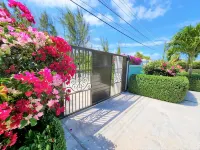 Ocean Breeze Oasis - Private Pool, AC, WiFi, 5-Min Drive to Beach
