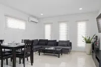 Large, Modern apartment with pool in exclusive Malmok/Arashi area, near beach. - 2-Sterne