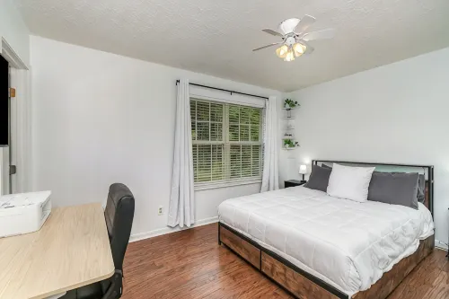 Modern Kentucky Retreat Near Ark & Cincinnati! - 2-Star