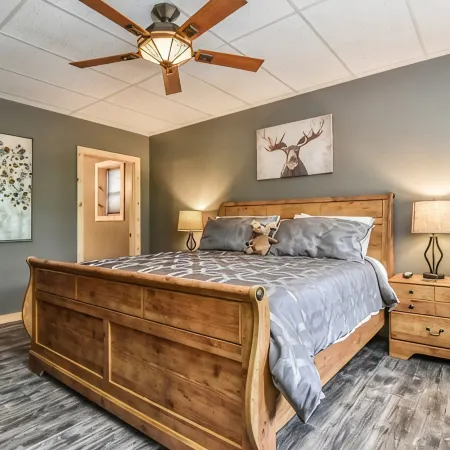 #1 VIEWS BLACK-MT.- LUX LOG ESTATE. / HOT TUB / GAME ROOM / PET FRIENDLY / GATED