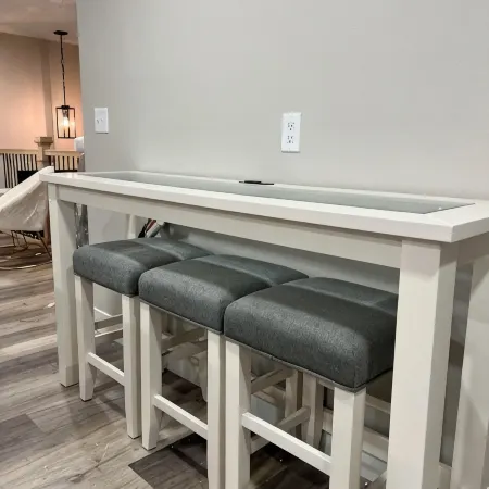 Remodeled  and Furnished Home/Near Stores/6 guests