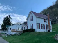 Charming House with Amazing Views! Next to Marina and Tiki Bar - WiFi