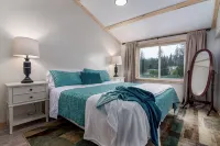 Spacious 11 Bdrm Lodge on edge of Clearwater Ntl Forest - Wifi